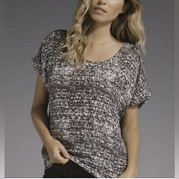 Joie Agacia 100% Silk Dolman Hook Back Abstract Print Blouse size Medium - Picture 1 of 13